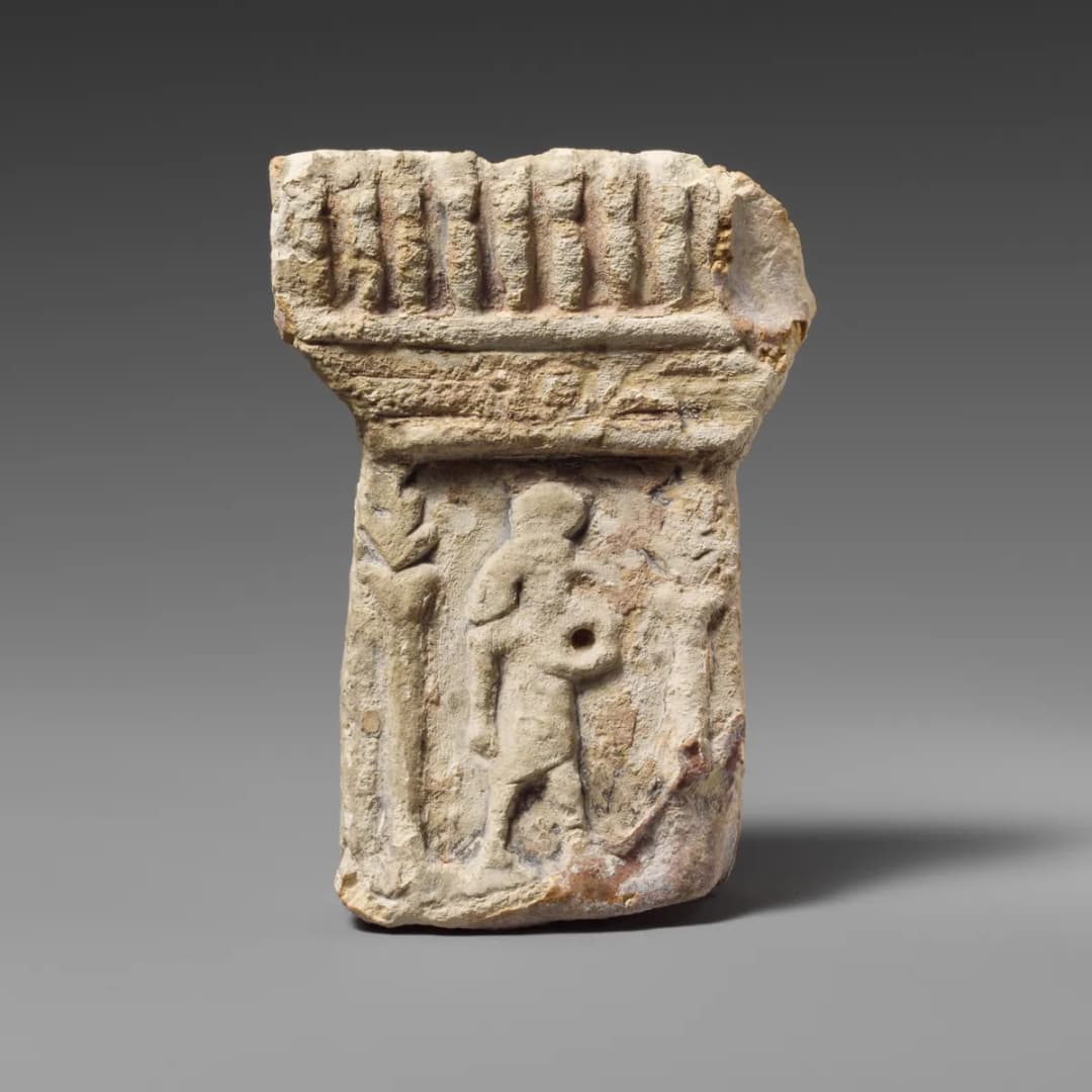 Limestone naiskos with Egyptianizing decoration